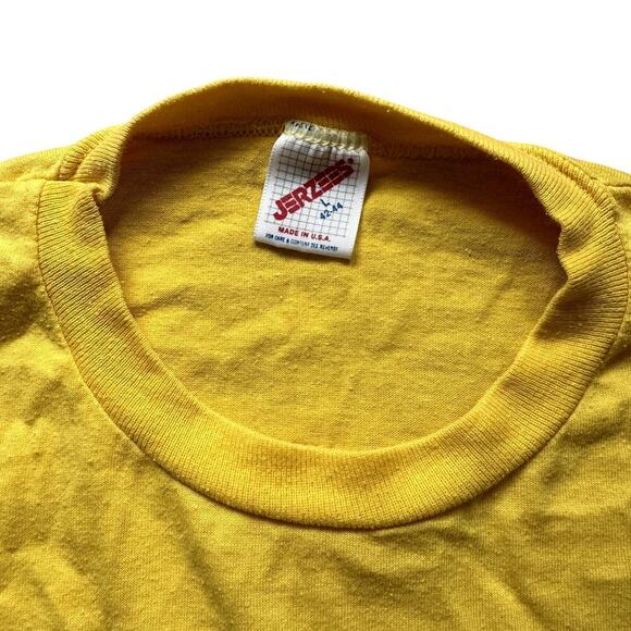 VTG Yellow T-Shirt Kingfisher Resort Chetek Wisconsin 80s Size Large - Picture 3 of 4